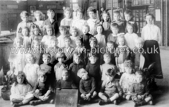 Class 7, Farmer Road, Infants School, Leyton, London. c.